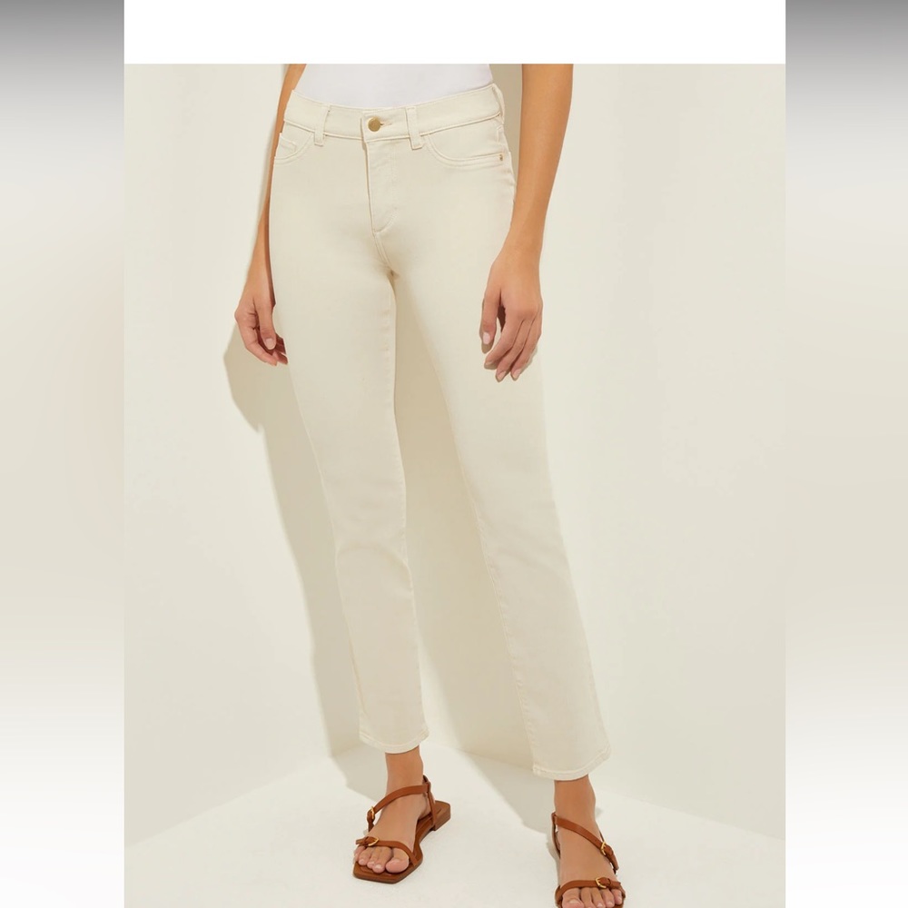 DL1961 Mara Straight Mid Rise intrasculpt Ankle.  Size 26